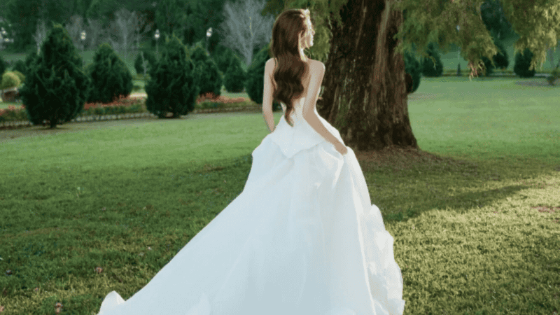 ฝันเห็นตัวเองใส่ชุดแต่งงาน ในแต่ละสถานการณ์มีความหมายอย่างไร?